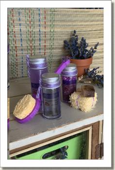 Affordable Designs - Canada - Leeann and Friends - Lavender Boutique - Lavender Bath Set - Meuble